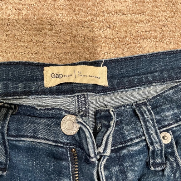 Embroidered Gap Skinny Jeans - Picture 4 of 4